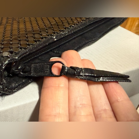 Black metal mesh evening bag with long over shoulder chain handle - Picture 3 of 8